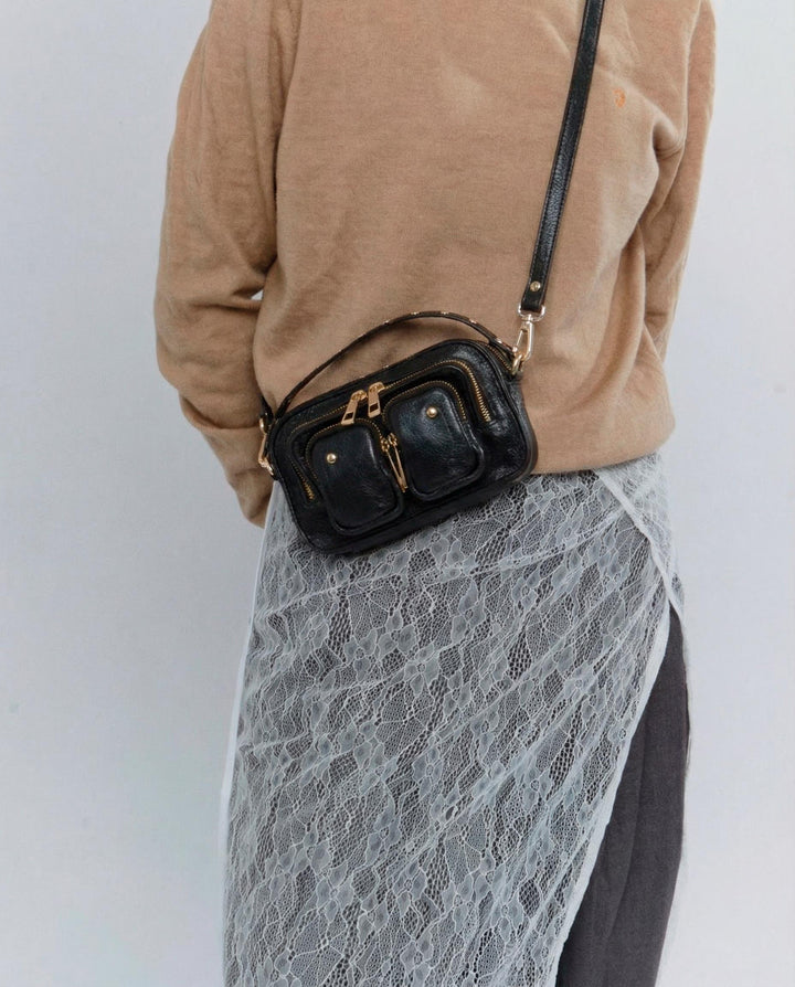 Núnoo Helena air 1 black w. gold Small bag Black